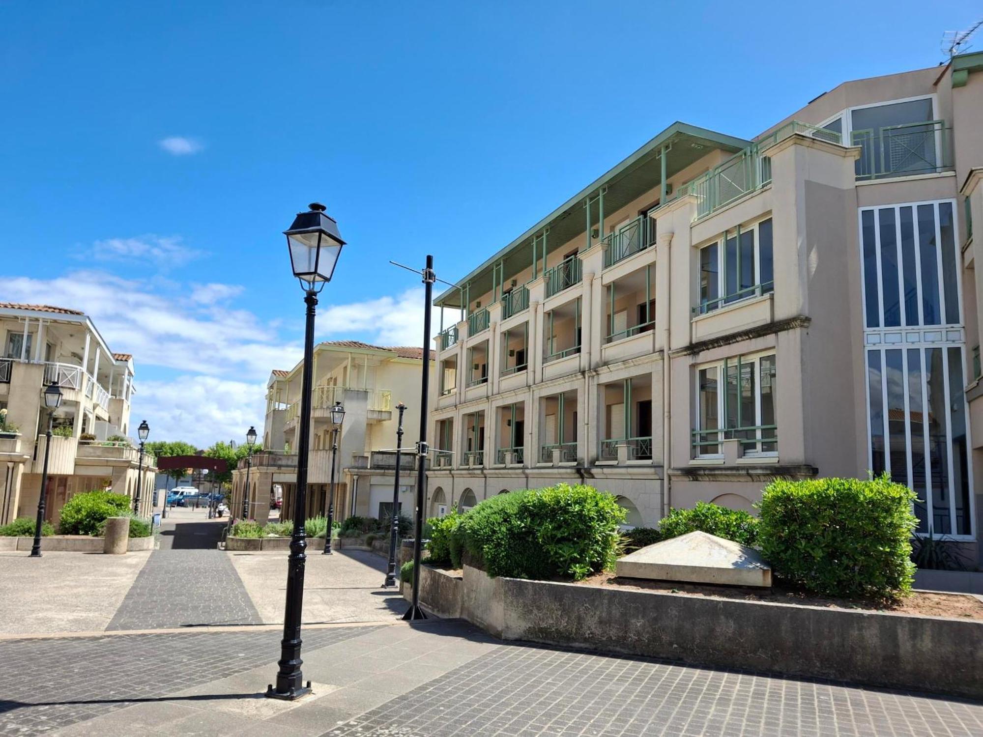 Appartement Avec Piscine, Tennis & Balcon, Centre-Ville Chatelaillon-Plage, 6 Pers, 2 Ch - Fr-1-706-17 Экстерьер фото